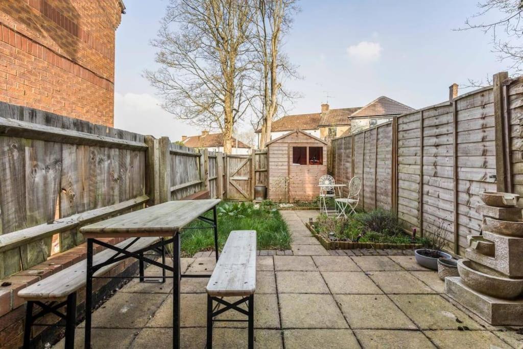 Quiet & Secluded St Albans House Villa Exterior photo